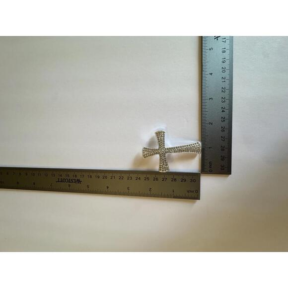 Elegant Rhinestone Cross Pendant - Picture 3 of 3